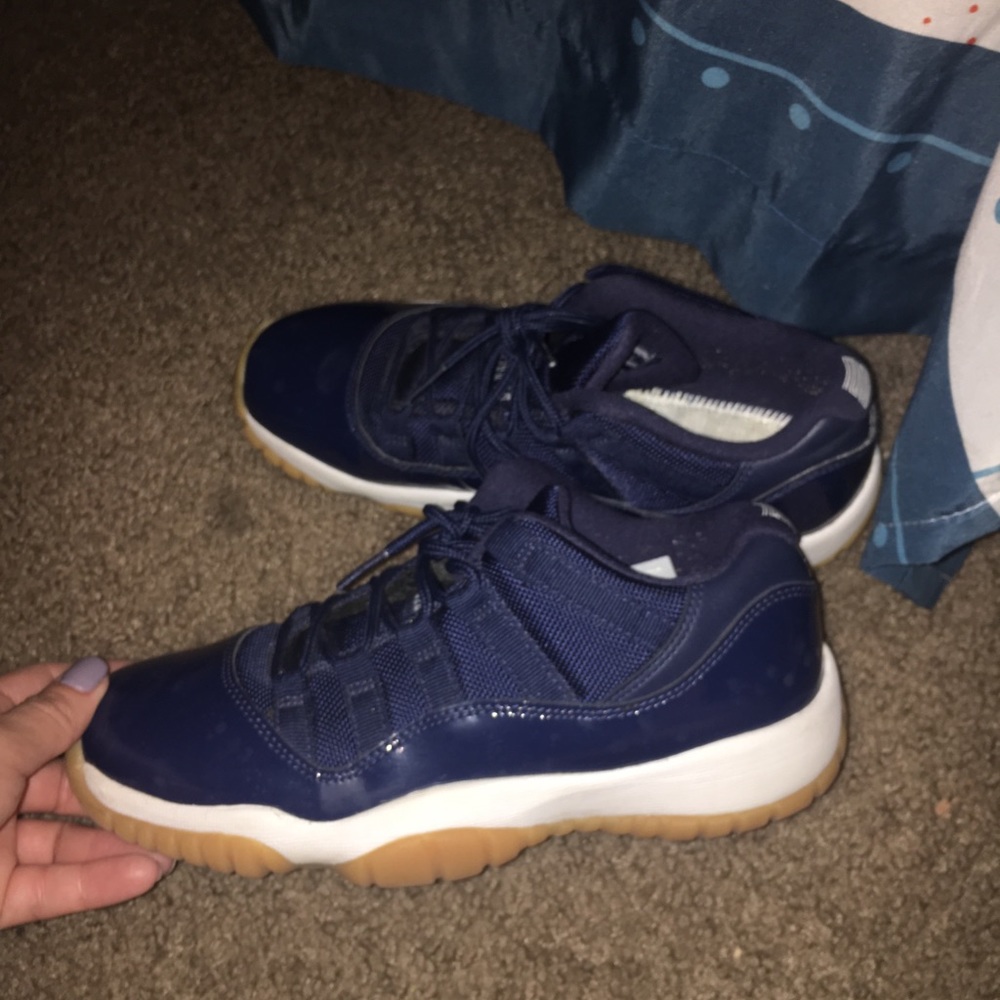 Aj low top 11’s 100% authentic